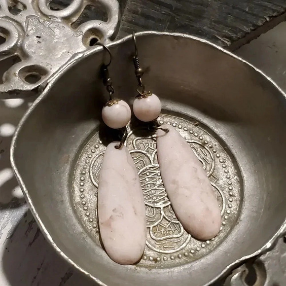 Rustic Bronze Metal Mottled Cream Lightweight Acrylic Handcrafted Earrings - Picture 1 of 5